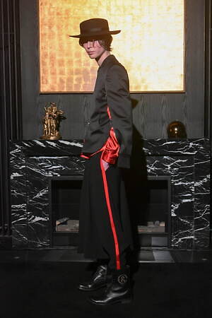 リンシュウ(RYNSHU) 2025-26年秋冬ウィメンズ&メンズコレクション  - 写真15