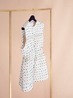 “ブルーベリーのポンポン”を配したツイードドレスなどフルーツ着想ウェア、トゥモローランドで｜写真1