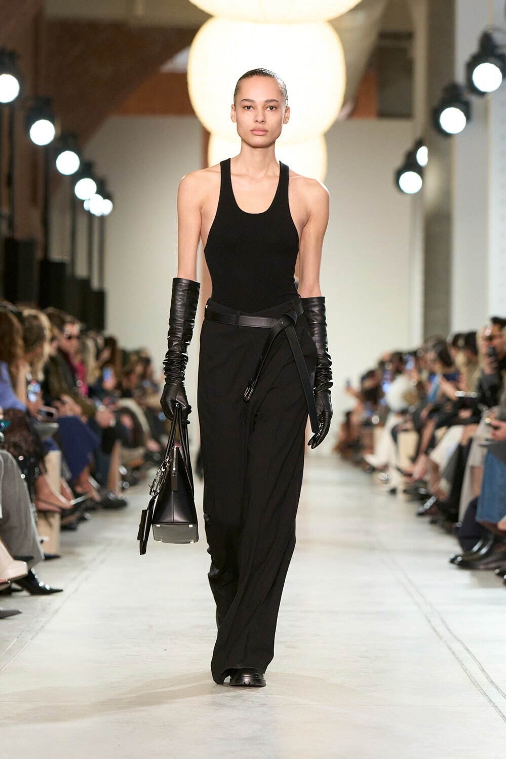 マイケル・コース(MICHAEL KORS) 2025-26年秋冬ウィメンズコレクション  - 写真7