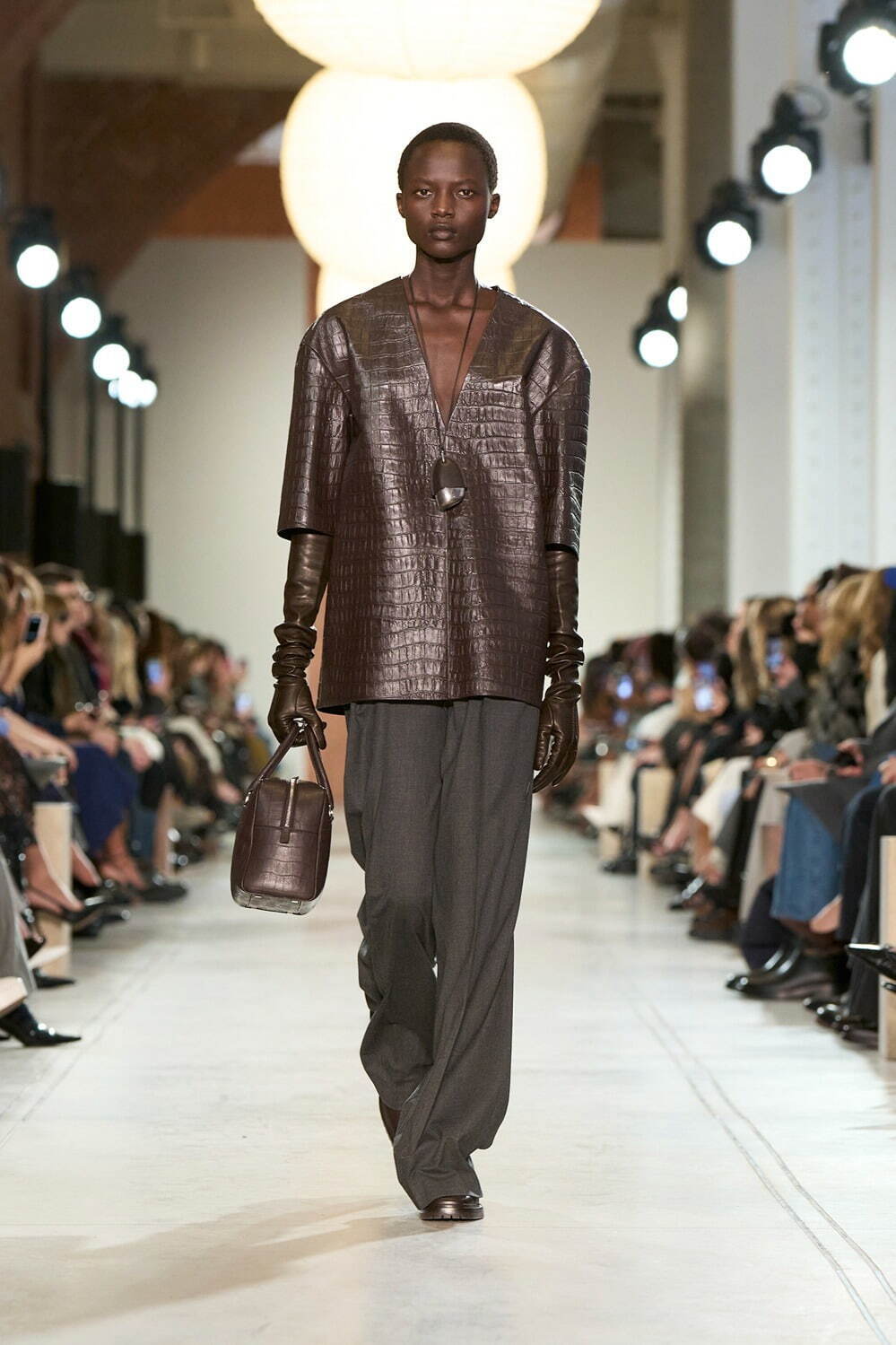 マイケル・コース(MICHAEL KORS) 2025-26年秋冬ウィメンズコレクション  - 写真37