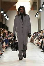 マイケル・コース 25-26年秋冬コレクション - エレガンスの極みへ｜写真4