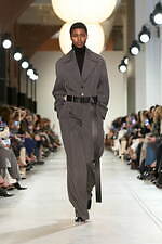 マイケル・コース 25-26年秋冬コレクション - エレガンスの極みへ｜写真10