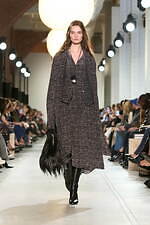 マイケル・コース 25-26年秋冬コレクション - エレガンスの極みへ｜写真13