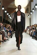 マイケル・コース 25-26年秋冬コレクション - エレガンスの極みへ｜写真18