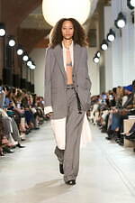 マイケル・コース 25-26年秋冬コレクション - エレガンスの極みへ｜写真20