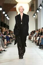 マイケル・コース 25-26年秋冬コレクション - エレガンスの極みへ｜写真49