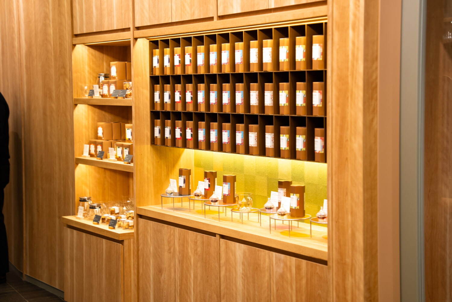 スターバックス“石臼抹茶”の限定フラペチーノ＆苺香るムースティー、銀座の新店で｜写真3