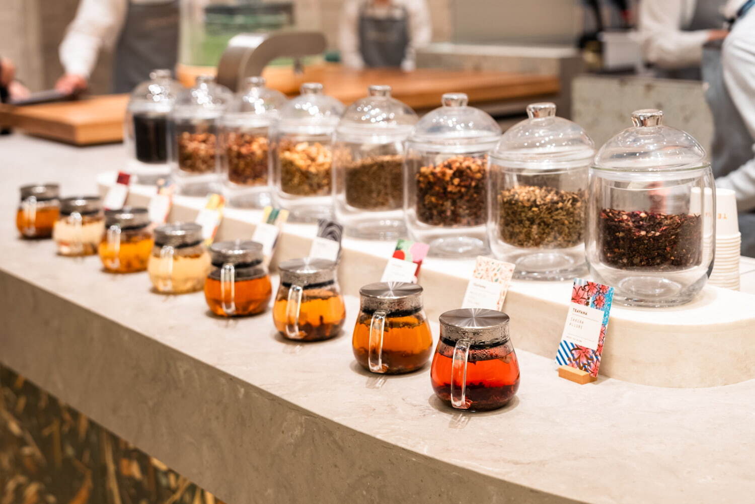 スターバックス“石臼抹茶”の限定フラペチーノ＆苺香るムースティー、銀座の新店で｜写真13