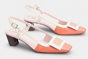 ロジェ ヴィヴィエ25年春夏「ベル ヴィヴィエ」新作スリングバックパンプス、長方形バックル付き
