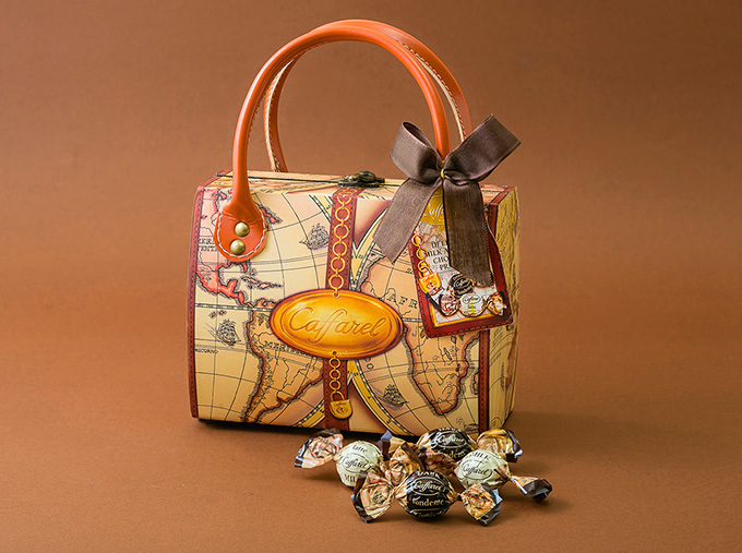 伊・老舗チョコレートブランド「カファレル」の新作スイーツ、ヴィンテージ風の木製パッケージで登場 | 写真