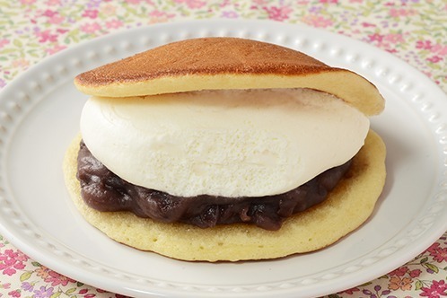 ローソンの“盛りすぎ”スイーツ「大きなチョコシュー」「どらもっち」価格据え置きで約47％増量