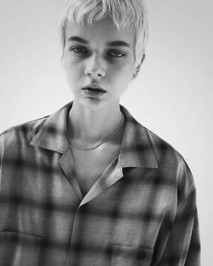 エッセイ(ESSAY) 2025年春夏ウィメンズ&メンズコレクション  - 写真11