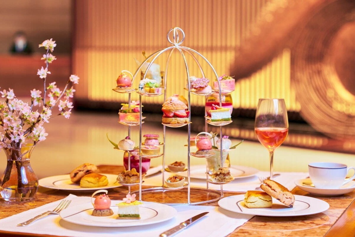 桜アフタヌーンティー｜ザ・ペニンシュラ東京「桜アフタヌーンティー」桜ハニーバターサンドや“さくら香る”ミルクチョコタルト