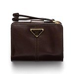 プラダ“ヴィンテージ風”レディース革財布、三つ折りやカードケースにグリーンやベージュの新色｜写真9