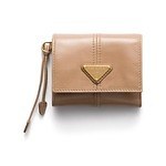 プラダ“ヴィンテージ風”レディース革財布、三つ折りやカードケースにグリーンやベージュの新色｜写真12