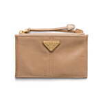 プラダ“ヴィンテージ風”レディース革財布、三つ折りやカードケースにグリーンやベージュの新色｜写真14