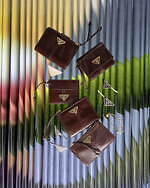 プラダ“ヴィンテージ風”レディース革財布、三つ折りやカードケースにグリーンやベージュの新色｜写真5