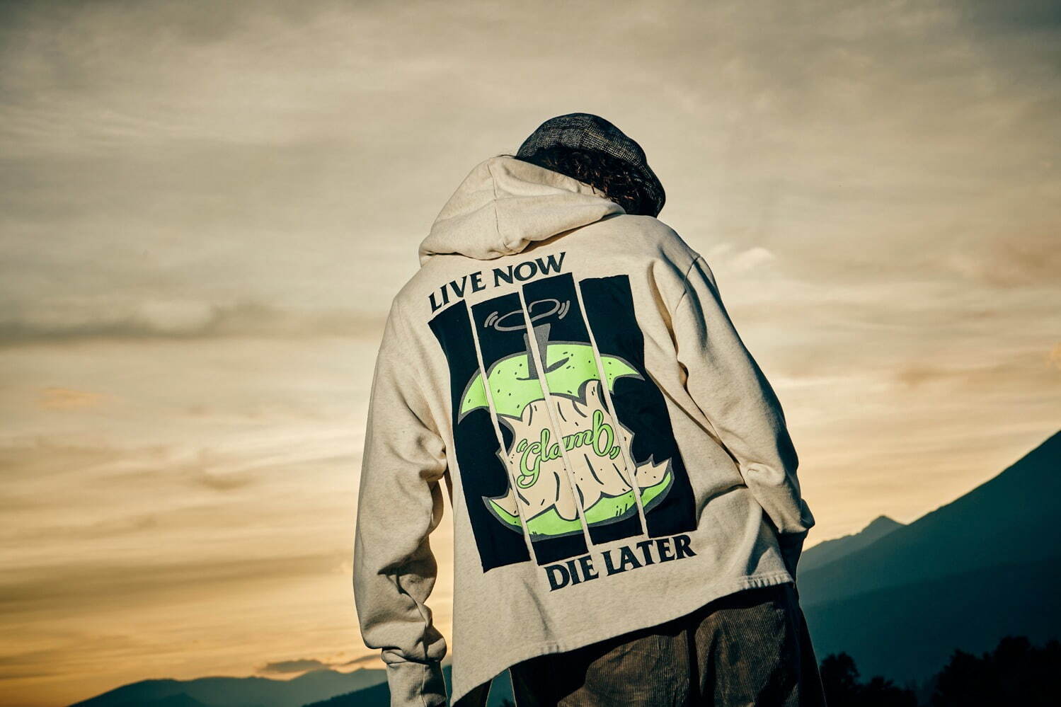 グラム 2024年冬｜ フーディー