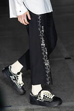 シンヤコヅカ 2025-26年秋冬コレクション - ペンギンなあなたへ届ける讃歌｜写真3