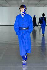 シンヤコヅカ 2025-26年秋冬コレクション - ペンギンなあなたへ届ける讃歌｜写真15