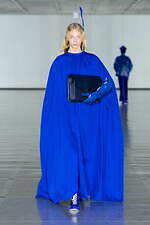 シンヤコヅカ 2025-26年秋冬コレクション - ペンギンなあなたへ届ける讃歌｜写真24