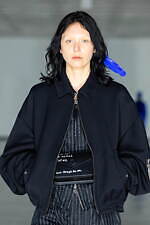 シンヤコヅカ 2025-26年秋冬コレクション - ペンギンなあなたへ届ける讃歌｜写真38