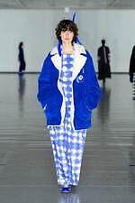 シンヤコヅカ 2025-26年秋冬コレクション - ペンギンなあなたへ届ける讃歌｜写真43