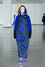 シンヤコヅカ 2025-26年秋冬コレクション - ペンギンなあなたへ届ける讃歌｜写真47