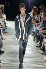 小林幸子が登場！ガッツダイナマイトキャバレーズの2011年春夏コレクション｜写真16