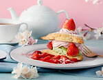 アフタヌーンティー・ティールームの春メニュー、“苺とさくら”のスコーンケーキ＆桜香る抹茶ミルクティー｜写真5