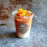 「英国展2025」名古屋タカシマヤで、スコーンほか定番グルメ＆ブルーの孔雀柄食器やインテリアなど｜写真3