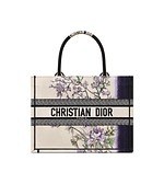 人気ブランドレディースバッグ【2025年夏】おしゃれなかごバッグやショルダーバッグ｜写真39