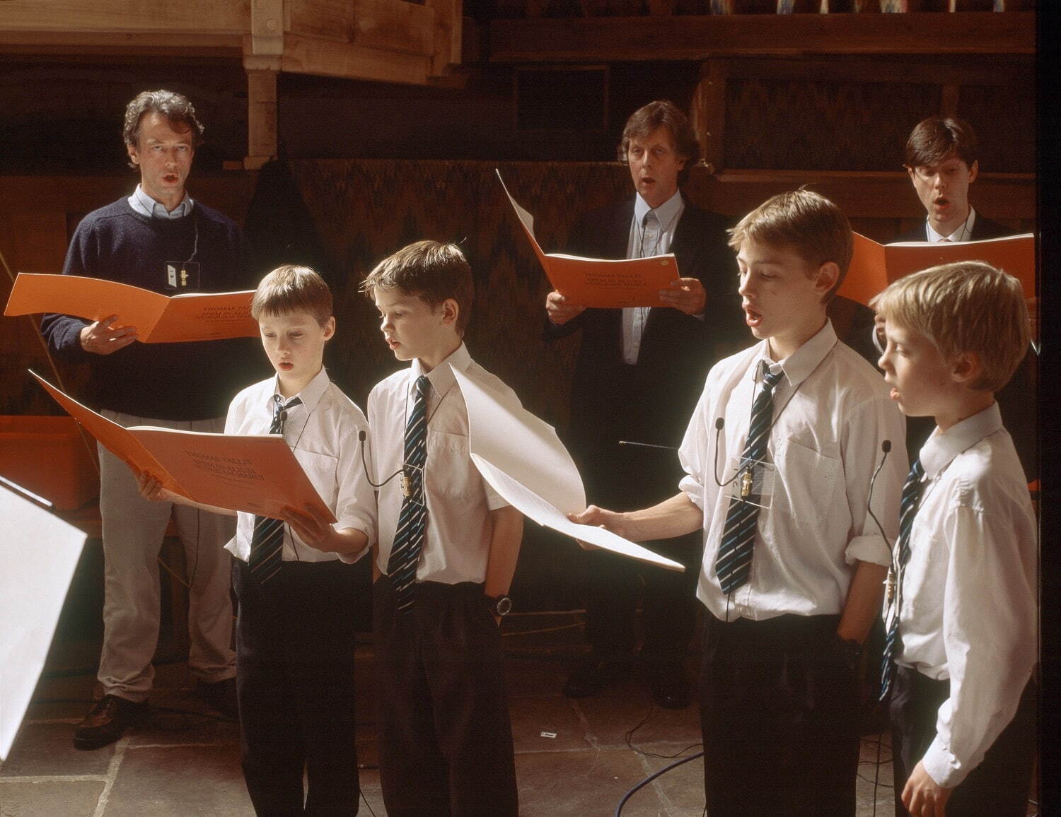 ソールズベリー大聖堂合唱団による録音の様子 2000年
Photo by Hugo Glendinning.
Courtesy of the artist and Luhring Augustine, New York / Gallery Koyanagi ©Janet Cardiff