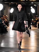 メッキ 25-26年秋冬コレクション - ブラックで紡ぐ初のランウェイショー｜写真12