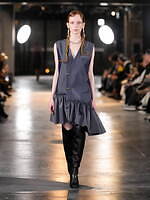 メッキ 25-26年秋冬コレクション - ブラックで紡ぐ初のランウェイショー｜写真16