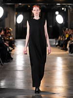 メッキ 25-26年秋冬コレクション - ブラックで紡ぐ初のランウェイショー｜写真24