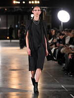 メッキ 25-26年秋冬コレクション - ブラックで紡ぐ初のランウェイショー｜写真27