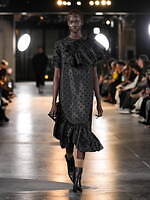 メッキ 25-26年秋冬コレクション - ブラックで紡ぐ初のランウェイショー｜写真28