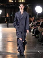 メッキ 25-26年秋冬コレクション - ブラックで紡ぐ初のランウェイショー｜写真34