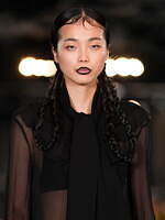 メッキ 25-26年秋冬コレクション - ブラックで紡ぐ初のランウェイショー｜写真48