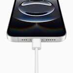 アップル「iPhone 16e」SEに代わる新エントリーモデル、AI機能のために設計された新型｜写真5