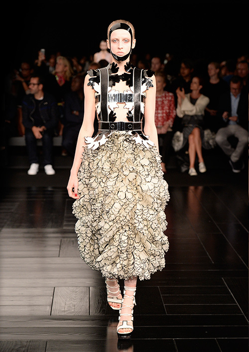 アレキサンダー・マックイーン(Alexander McQueen) 2015年春夏ウィメンズコレクション  - 写真30