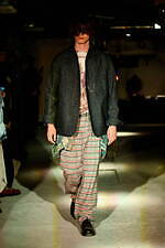 レシス 2025年秋冬コレクション - 美と醜を攪乱する｜写真9