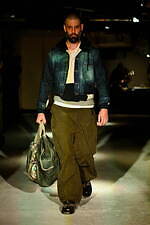 レシス 2025年秋冬コレクション - 美と醜を攪乱する｜写真16