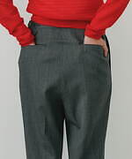 ニート"サイドアジャスター仕様”のウィメンズワイドパンツ、モア サロン エ ロぺ 大阪高島屋限定で｜写真4