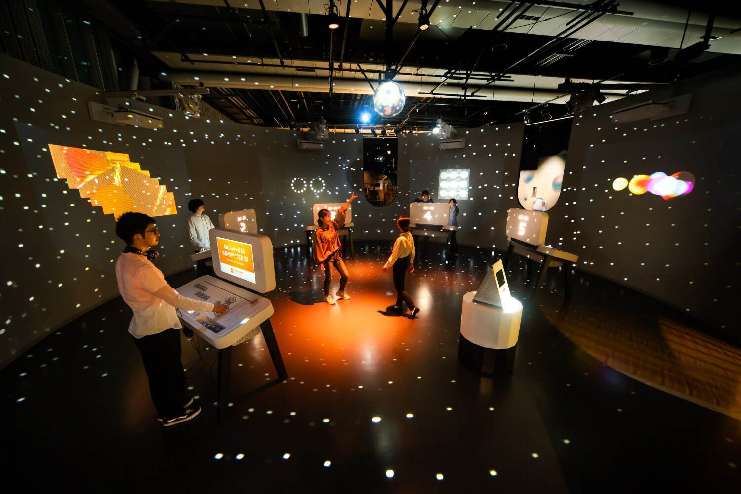 日本科学未来館に新常設展示、“宇宙”読み解く観測体験＆音楽で学ぶ量子コンピュータのしくみ｜写真2