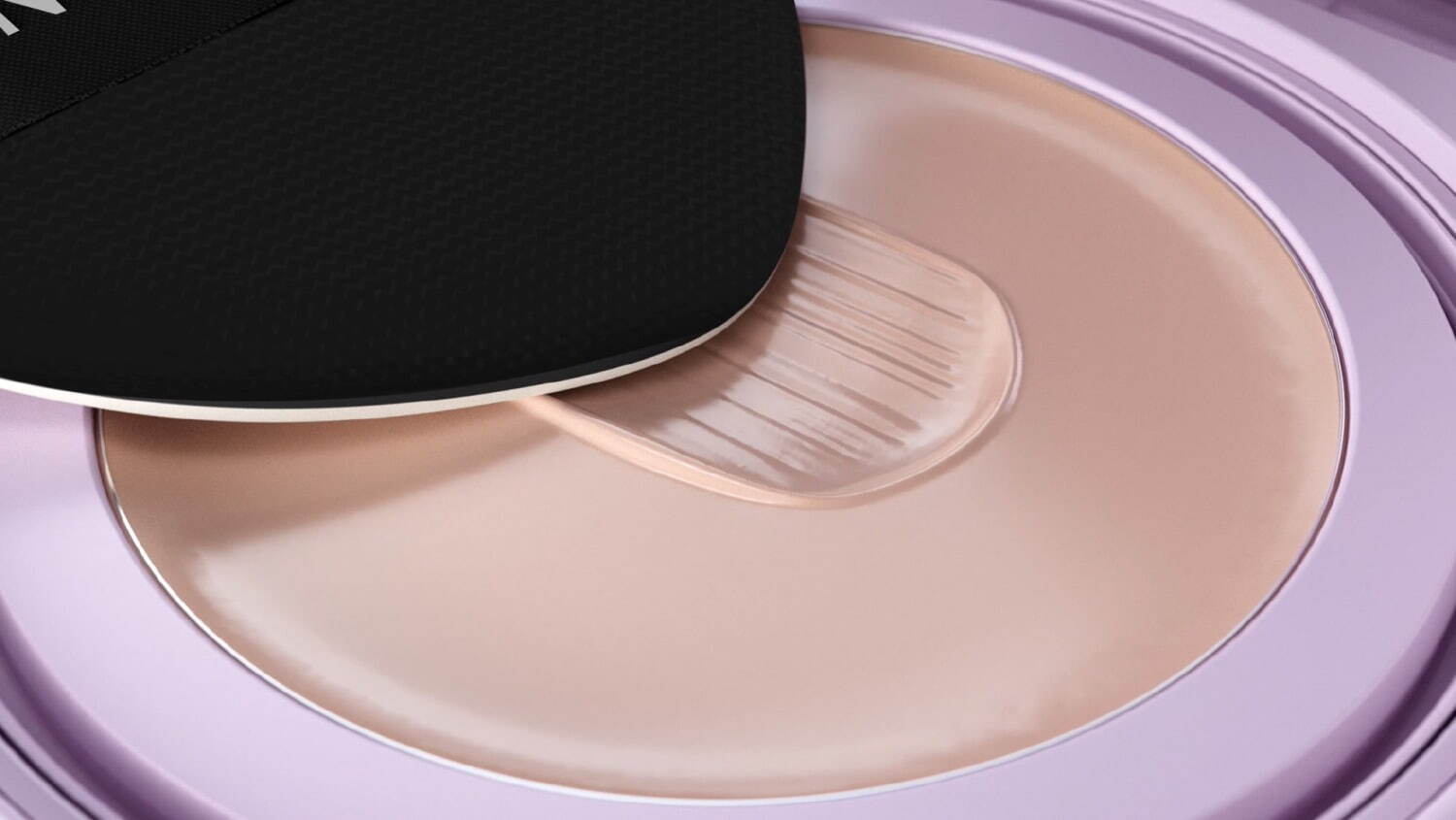 メイベリン ニューヨーク25年春ベースメイク“生チョコのようにとろける”新感覚バームファンデーション｜写真2