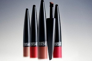 メイクアップフォーエバー“まるで空気”美発色マットリップの25年春新色、色っぽブラウン＆明るめレッド