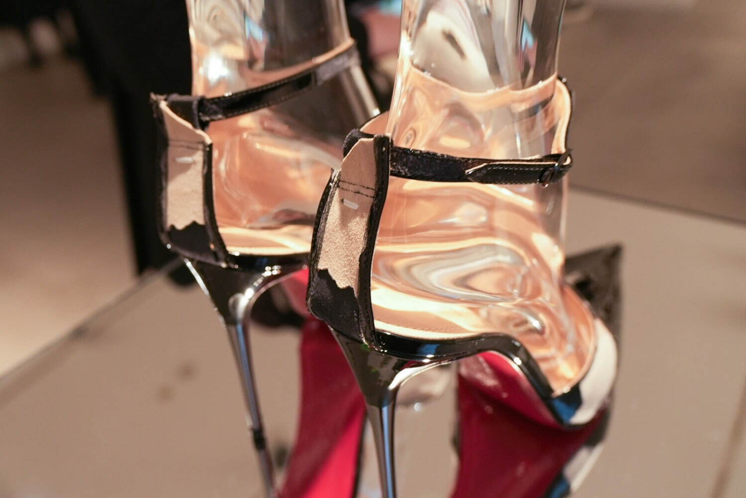 メゾン マルジェラ(Maison Margiela), クリスチャン ルブタン(Christian Louboutin) タビ｜写真36