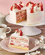 アフタヌーンティー・ラブアンドテーブルの春限定ミルクレープ、桜ホイップやあまおう5層重ね｜写真6